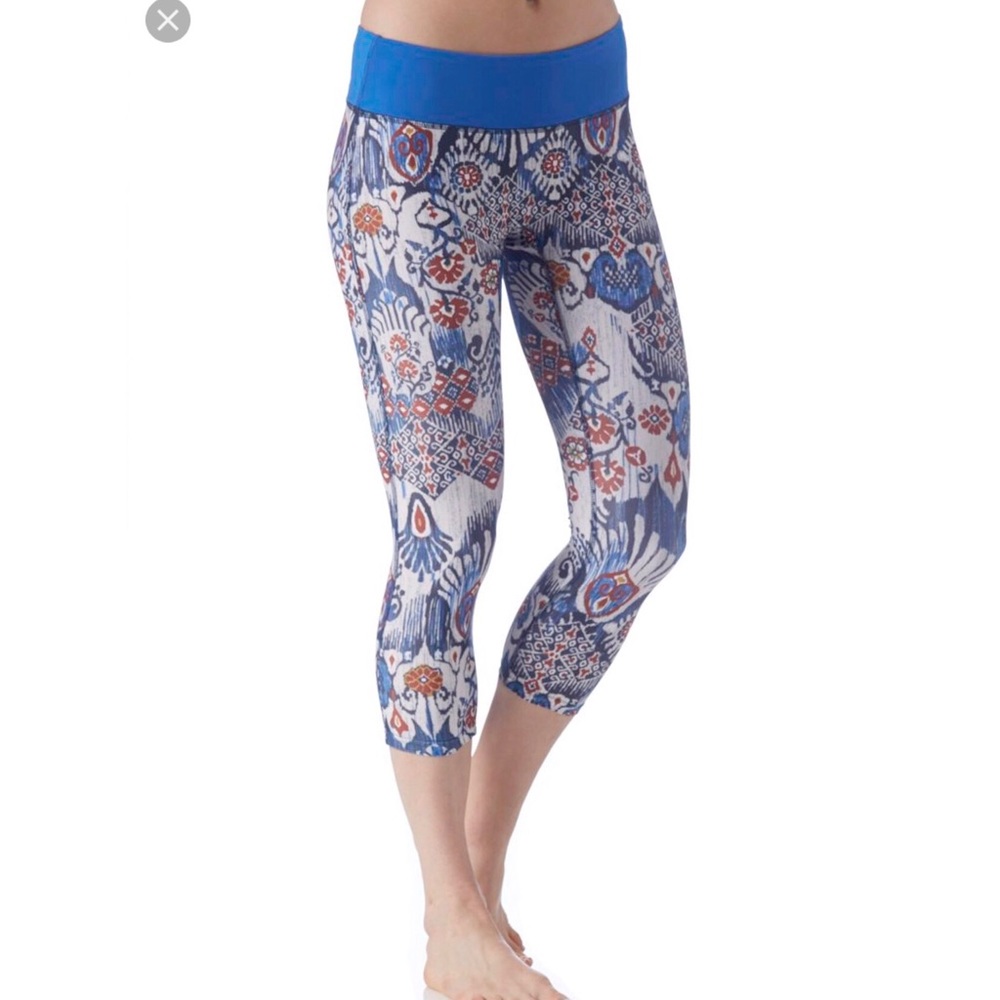 ☀️SALE!! PRISMSPORT batik print Capri legging